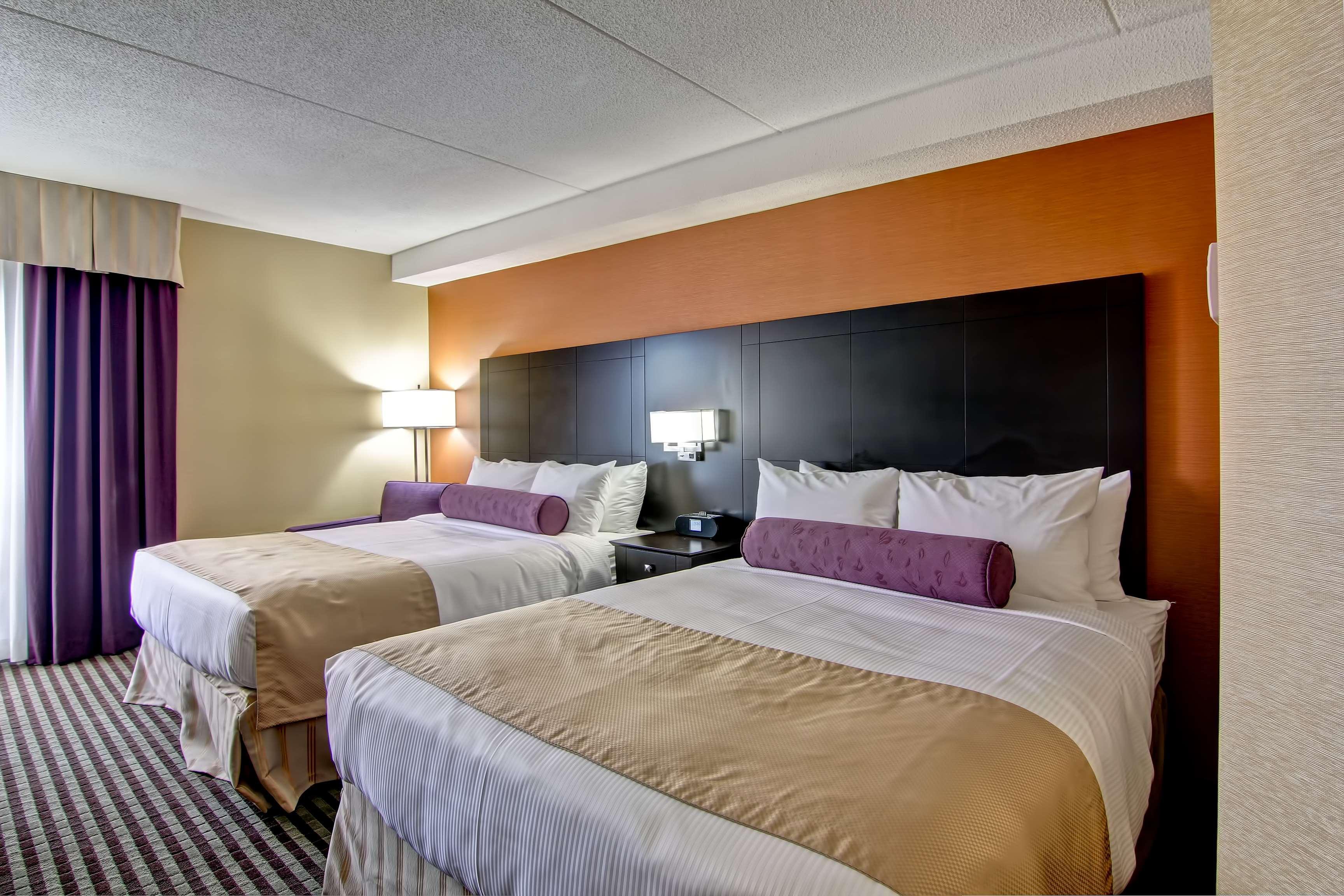 Best Western Plus Toronto North York Hotel & Suites Екстер'єр фото