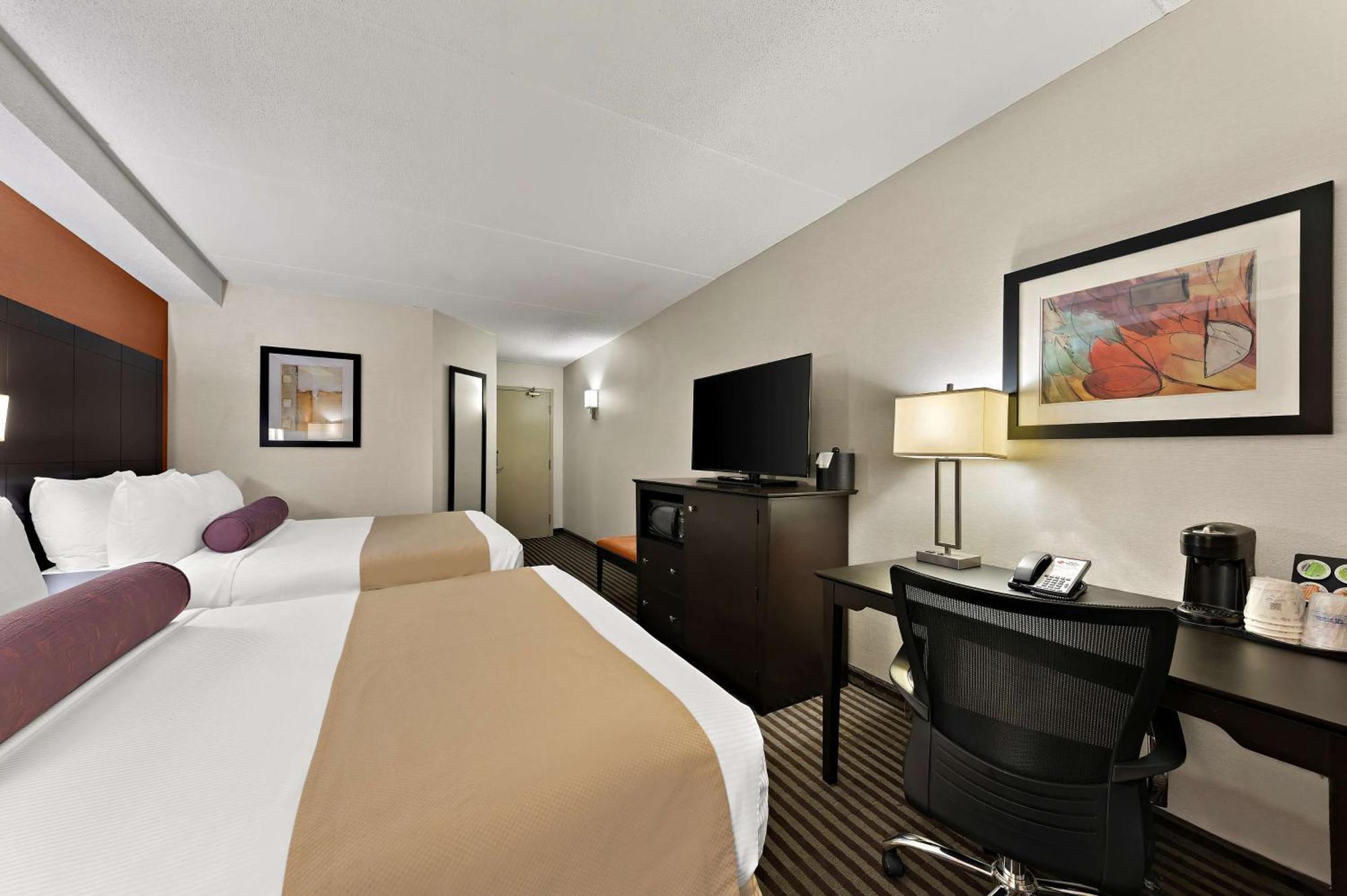 Best Western Plus Toronto North York Hotel & Suites Екстер'єр фото