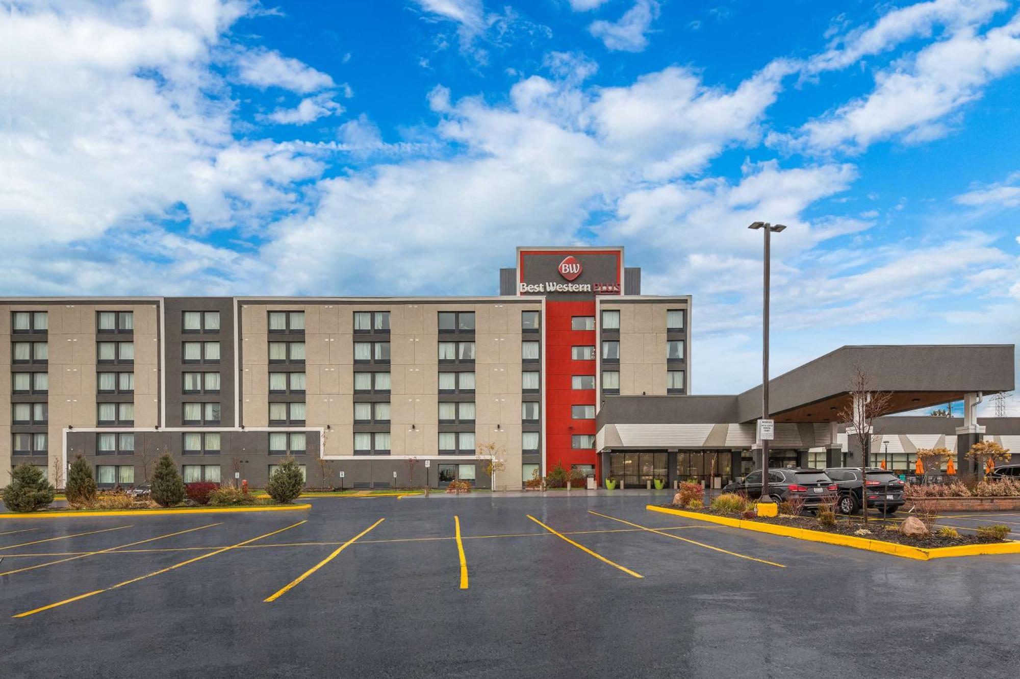Best Western Plus Toronto North York Hotel & Suites Екстер'єр фото