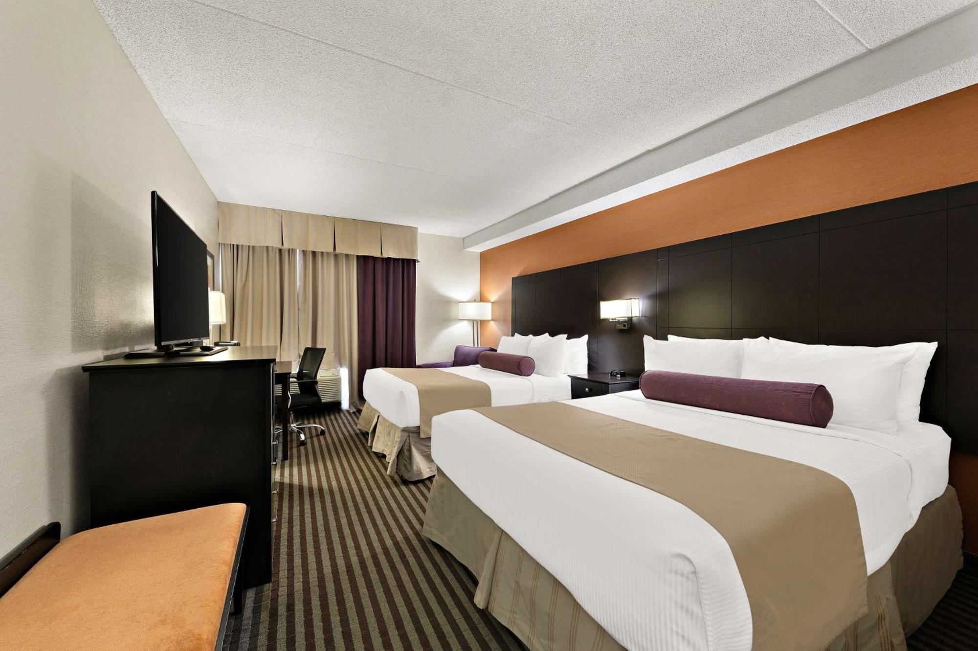 Best Western Plus Toronto North York Hotel & Suites Екстер'єр фото