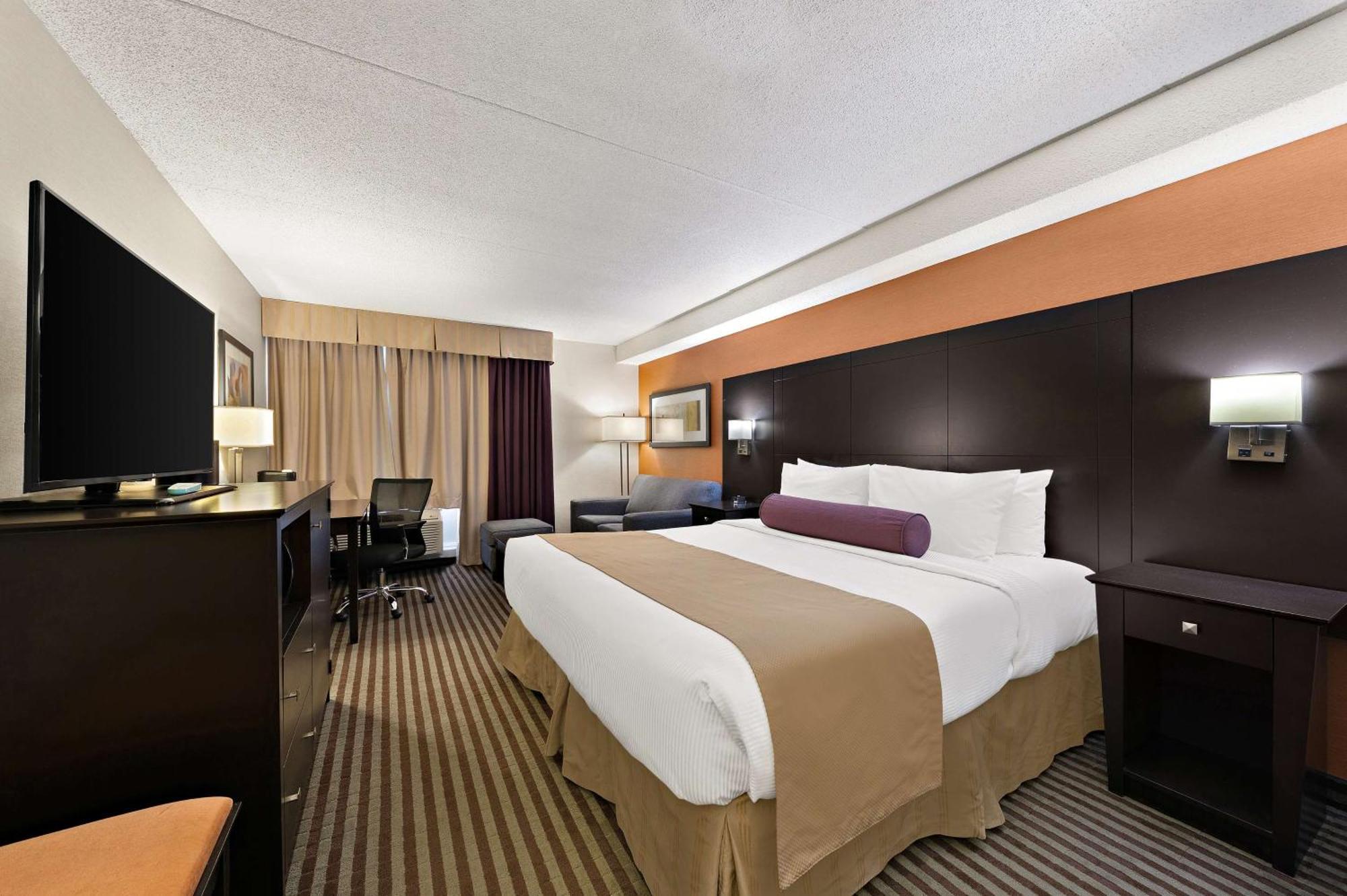 Best Western Plus Toronto North York Hotel & Suites Екстер'єр фото