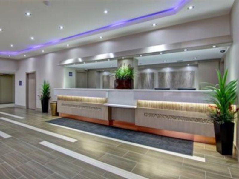 Best Western Plus Toronto North York Hotel & Suites Екстер'єр фото