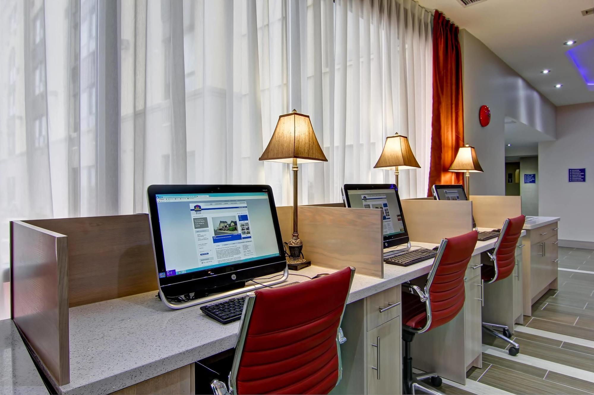 Best Western Plus Toronto North York Hotel & Suites Екстер'єр фото